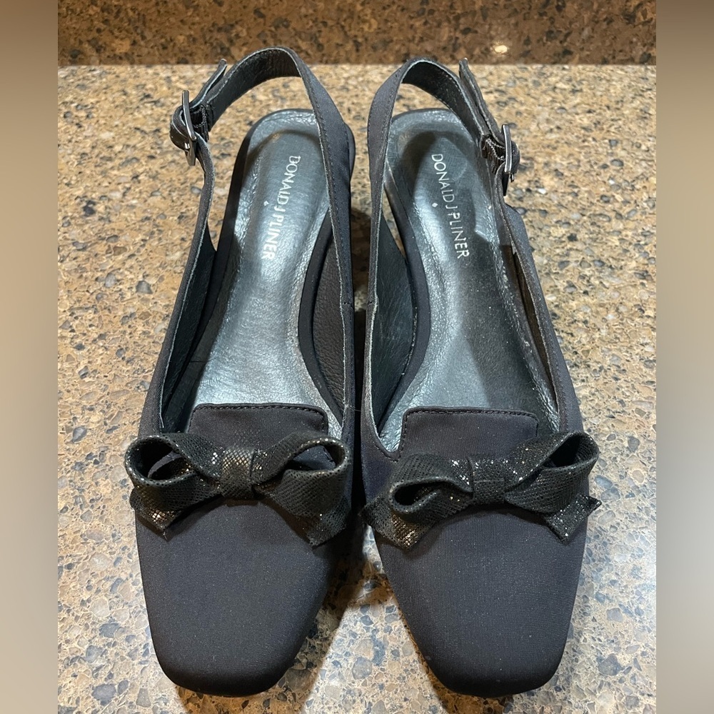 Donald J. Pliner Sofia D Black Bow Slingback Kitten Heels Size 7.5 & ADORABLE!
